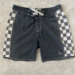 Quiksilver Men’s “Original” Checkerboard Stretch Boardshorts Size 31 waist